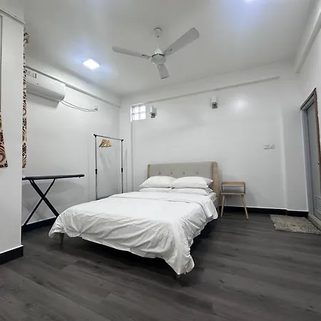 Riviera Cove - 1 Bedroom Apartment With Living Room & Kitchen Male Exterior photo
