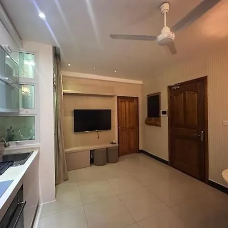 Riviera Cove - 1 Bedroom Apartment With Living Room & Kitchen Male Exterior photo