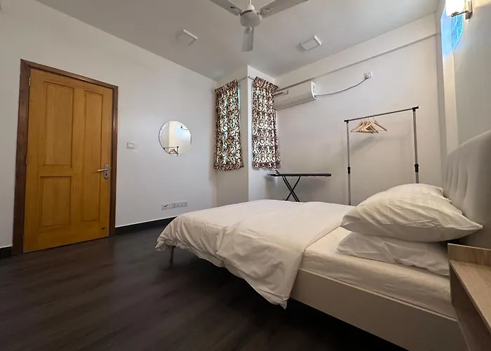 Riviera Cove - 1 Bedroom Apartment With Living Room & Kitchen