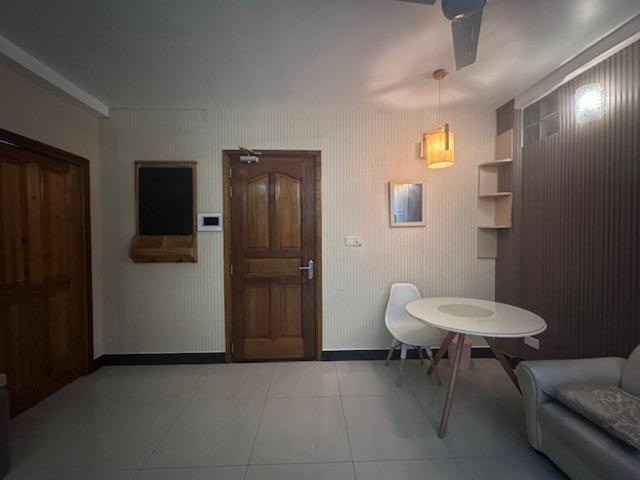 Riviera Cove - 1 Bedroom With Living & Kitchen *
